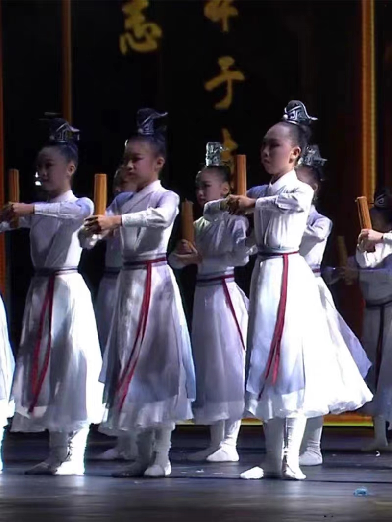 新壮志儿童少年行舞蹈服少年志水墨朗诵表演汉服国学服中国说演出