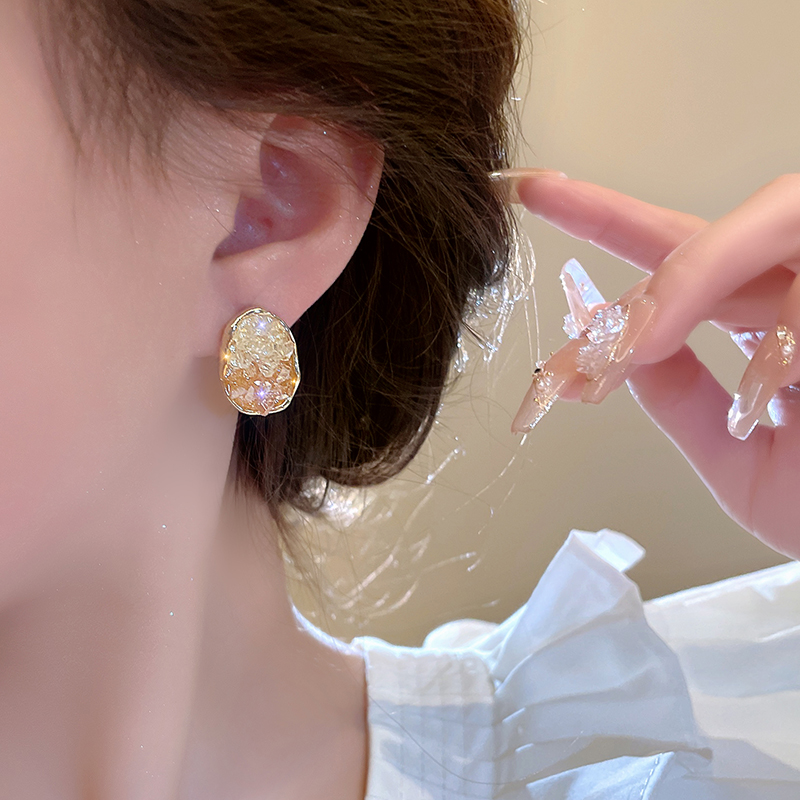 橘子海小众高级感香槟色水晶耳环2024年新款潮耳饰设计精致耳钉