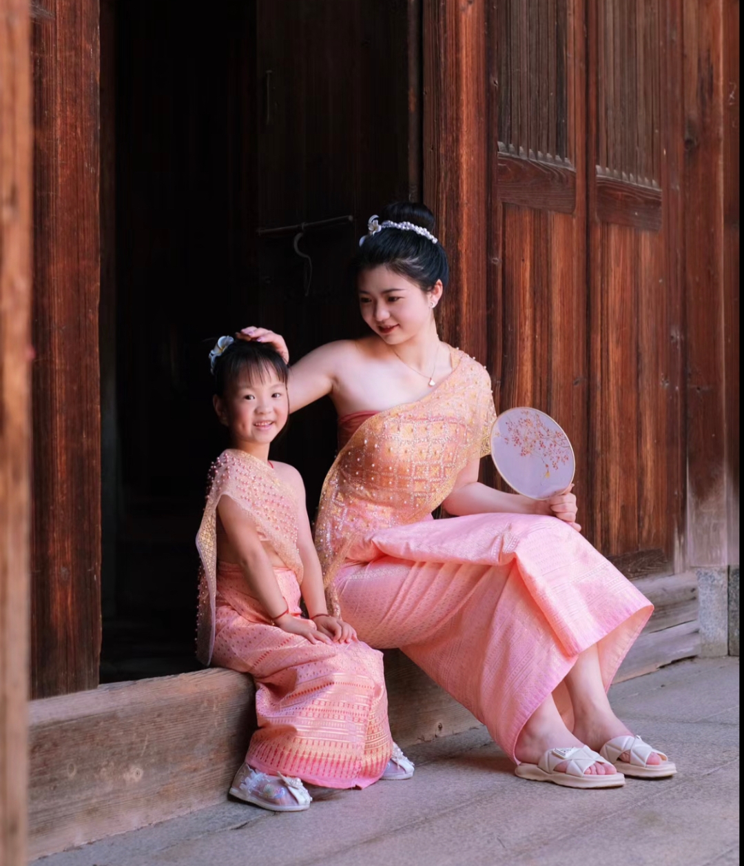 西双版纳傣族女装亲子装民族表演服泰国影楼艺术网红同款母女装
