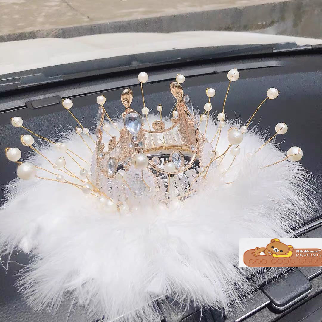 皇冠汽车摆件珍珠水晶天鹅创意个性潮女车内防滑垫中控台装饰羽毛