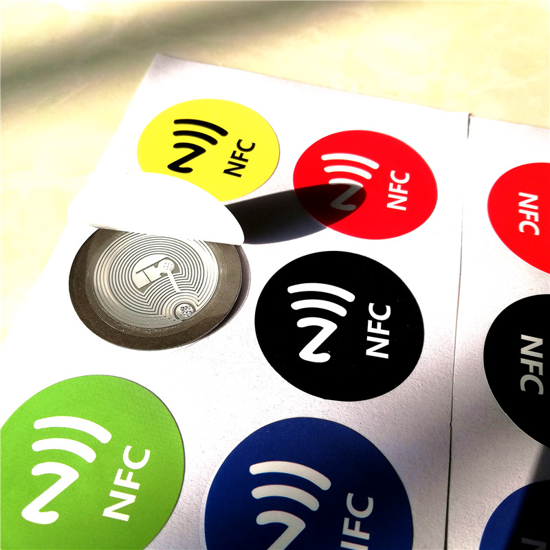 NFC贴纸抗金属Ntag216标签小米碰碰贴华为一碰传多屏协同名片卡
