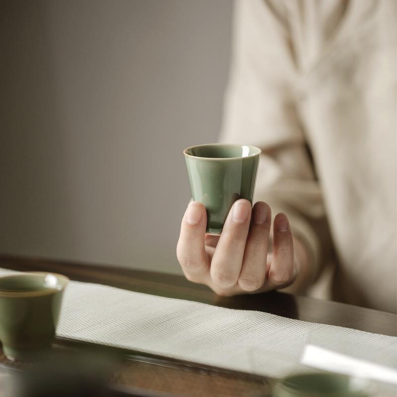 2024新款龙泉青瓷单个小茶杯功夫茶具茶碗越窑秘釉手工薄胎不烫手