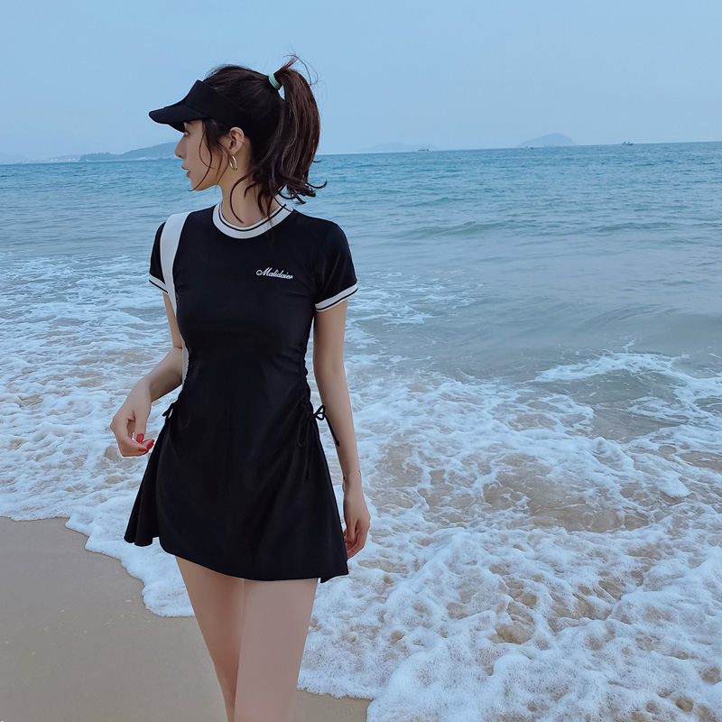 韩国ins风分体平角裙式泳衣女清新学生保守遮肚显瘦度假温泉泳装