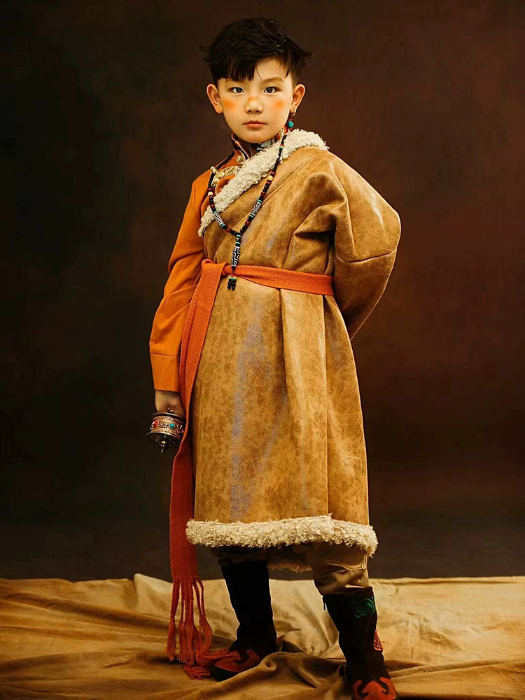 小丁真儿童摄影服装男孩藏族拍照主题大童民族风拍摄套装影楼新款