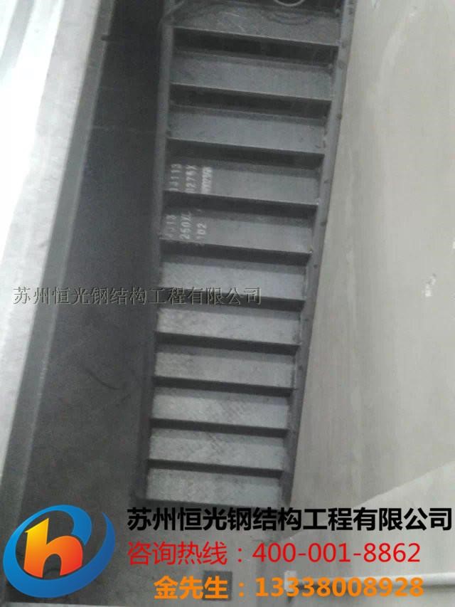 苏州钢架结构楼梯疏散楼梯钢木结构楼梯