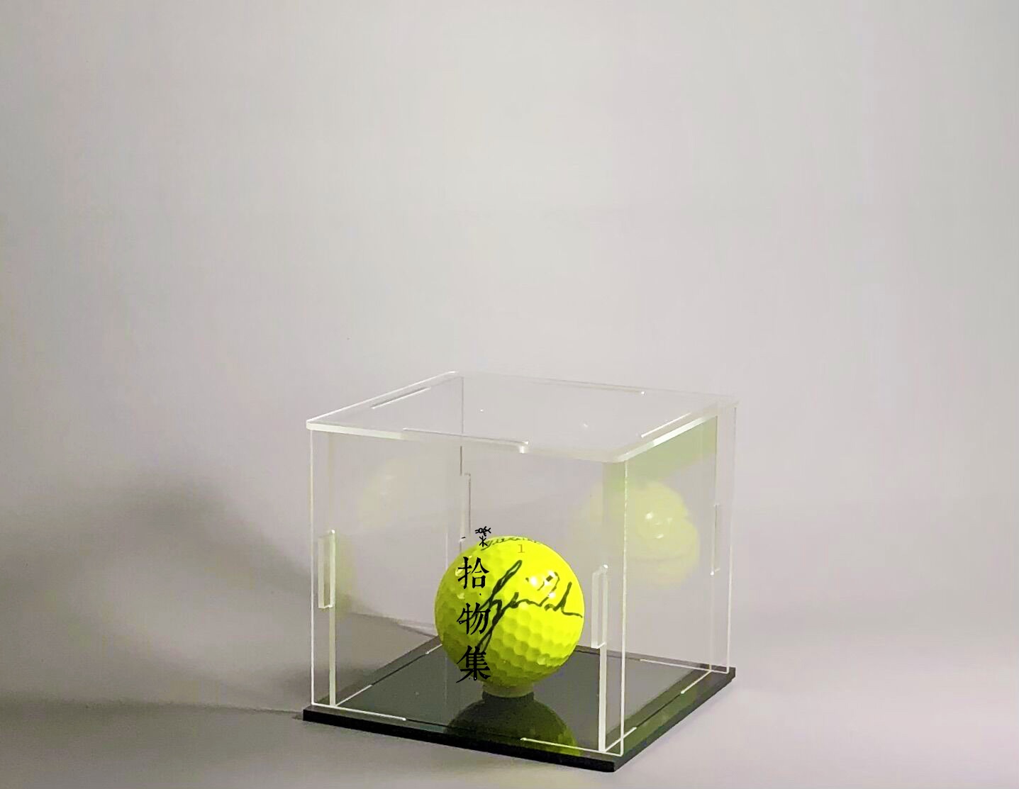 老虎伍兹泰格伍兹Tiger Woods 亲笔签名高尔夫球 展示盒单独发送