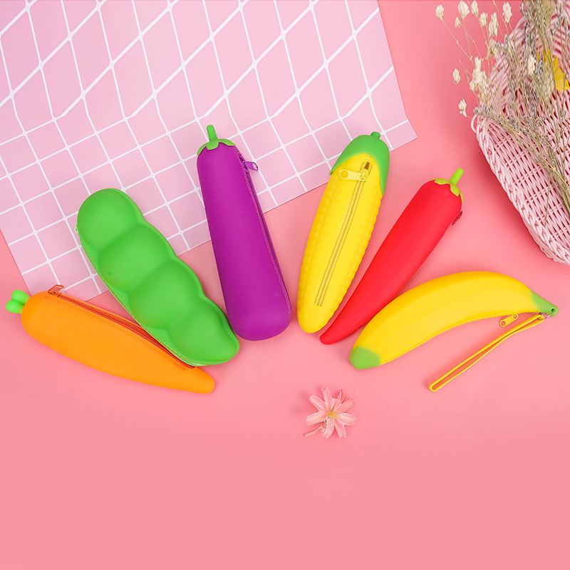 硅胶学生笔袋创意蔬菜胡萝卜豌豆香蕉铅笔袋防水大容量草莓笔袋