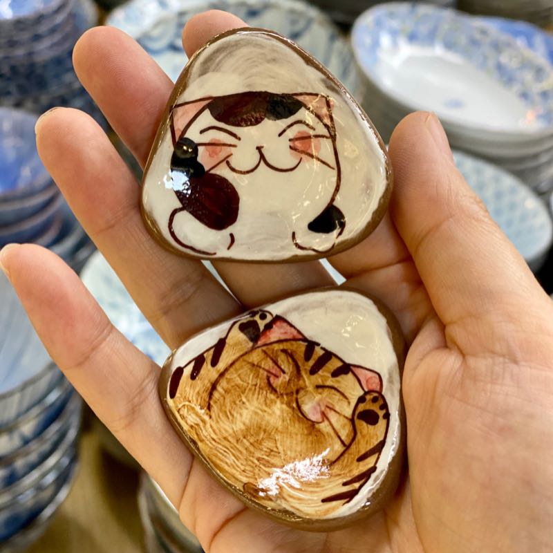 现货日本有田烧菊祥窑陶瓷可爱三只福猫三兄弟手绘招财猫咪筷子架
