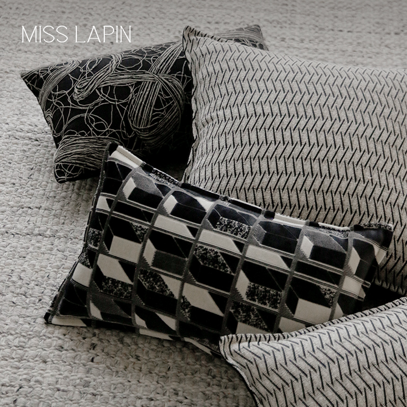 澜品中古风法式艺术线条黑白抱枕组合轻奢客厅沙发样板间卧室靠枕