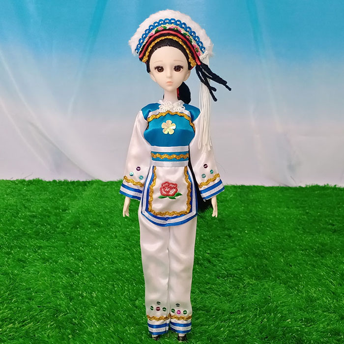 中国少数56民族风白族娃娃衣服饰摆件手工制作6分30厘米