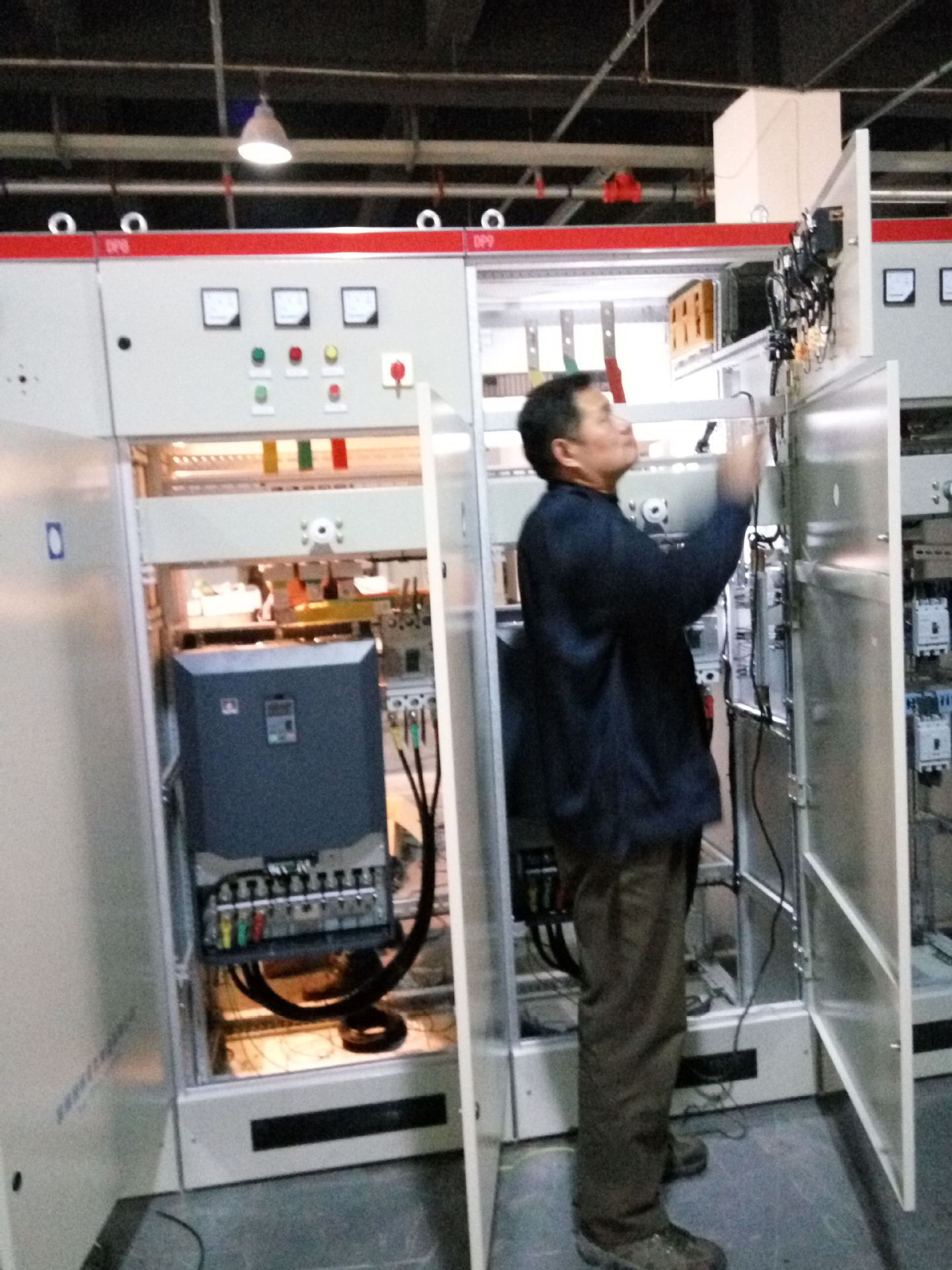 华中地区变频调速器生产厂家 低压变频调速柜启动电流小