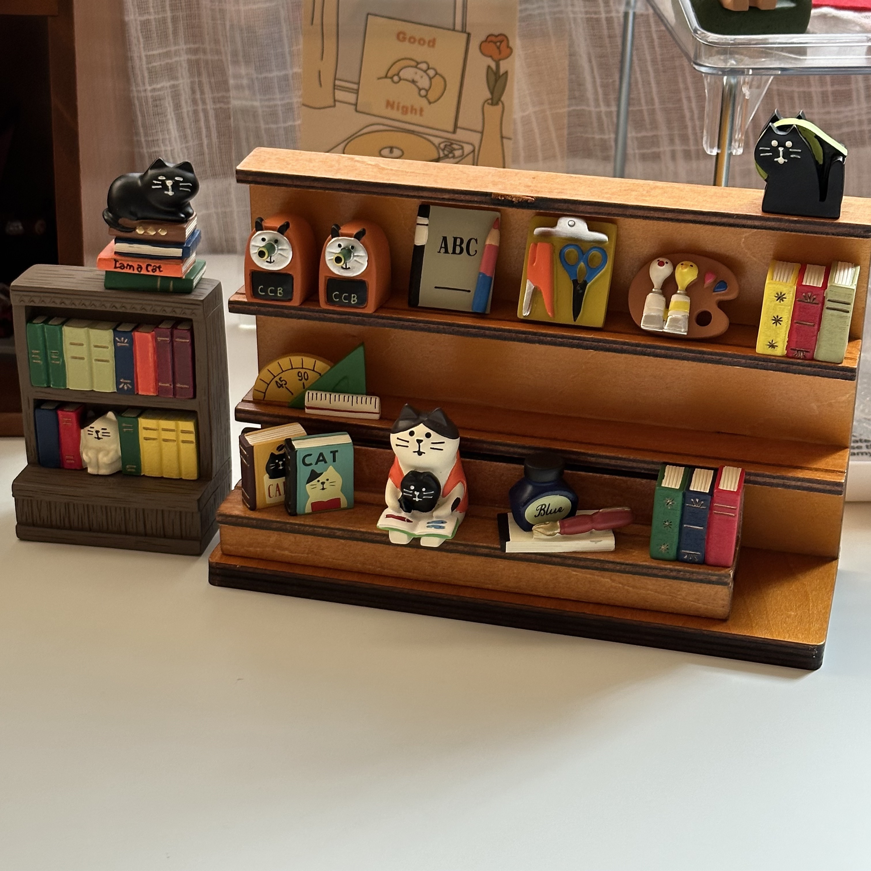 图书馆书房画室猫咪装饰小摆件 ins可爱树脂书房书架学生生日送礼