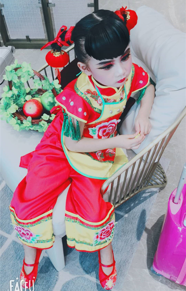 秧舞蹈演出服宫舞庆中国风喜北京鼓民族歌打女红鼓表演服儿童灯服