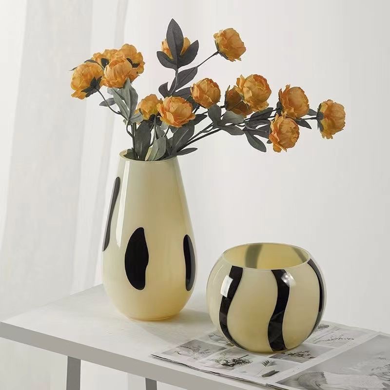 法式奶油熊猫纹花器中古花瓶仿陶瓷创意艺术摆件居家轻奢插花装饰