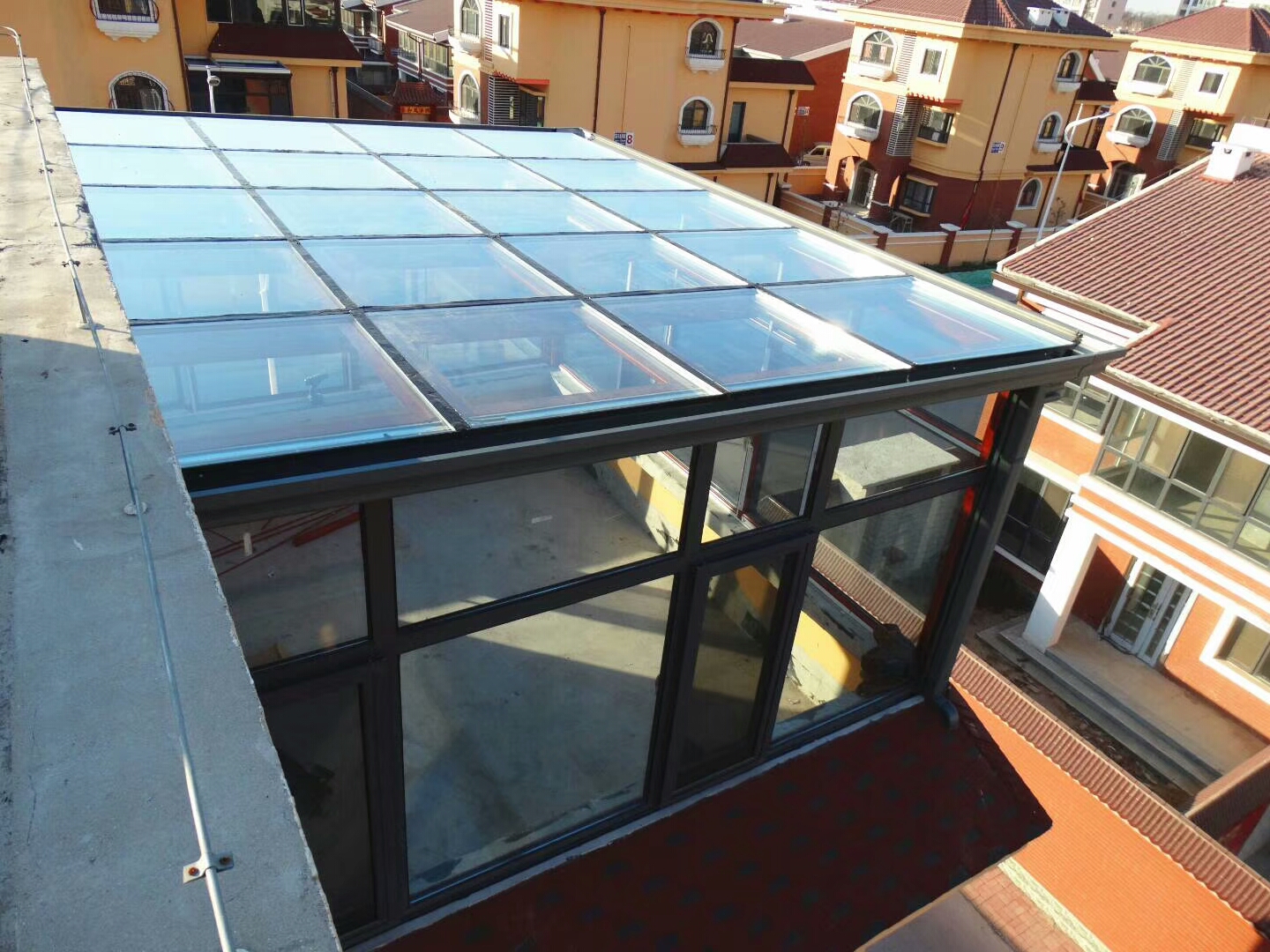 天津别墅欧式铝合金钢化玻璃可移动折叠阳光房钢结构搭建封阳台