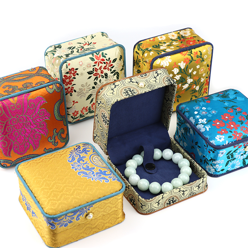 新款刺绣手镯盒翡翠手串复古典雅高级礼盒中国风饰品收纳首饰盒
