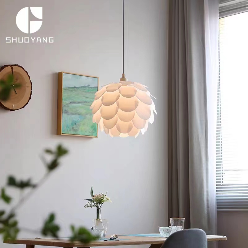 现代简约吊灯北欧创意松果灯罩餐厅卧室吊灯个性时尚吧台灯饰灯具