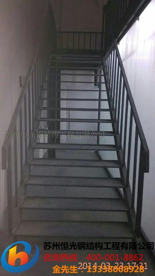 苏州钢结构楼梯踏板钢结构厂房钢结构楼梯踏板