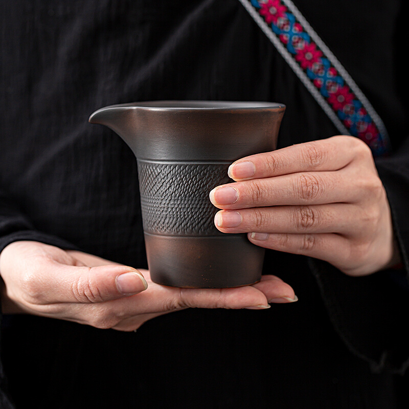器物志 紫陶公道杯创意分茶器大容量陶瓷木柄侧把紫砂大公杯茶壶
