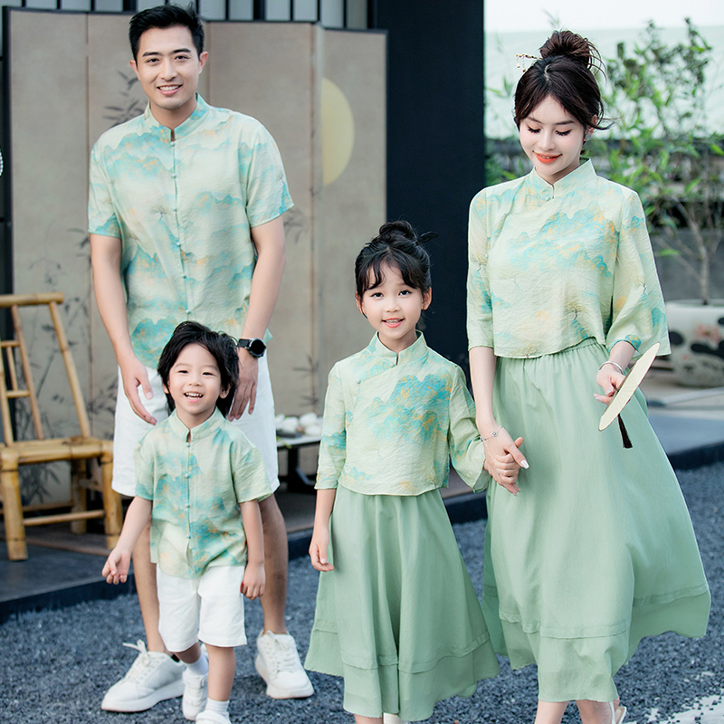 中国风亲子装夏季2024新款高端母女半裙一家三口四口新中式母子装