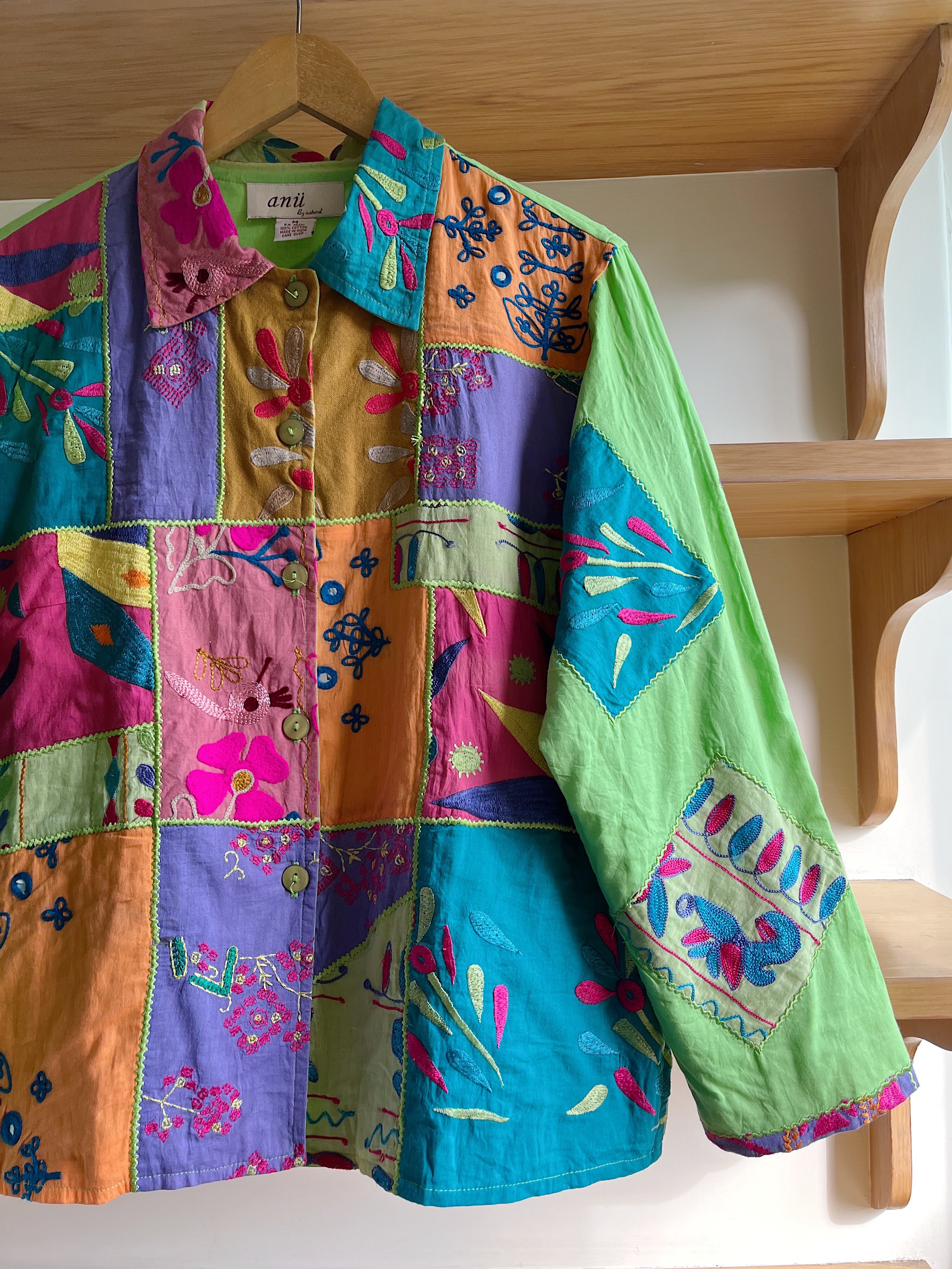 彩红拼色 100%棉质春季手工刺绣外套 一些异域艺术感的元素和撞色