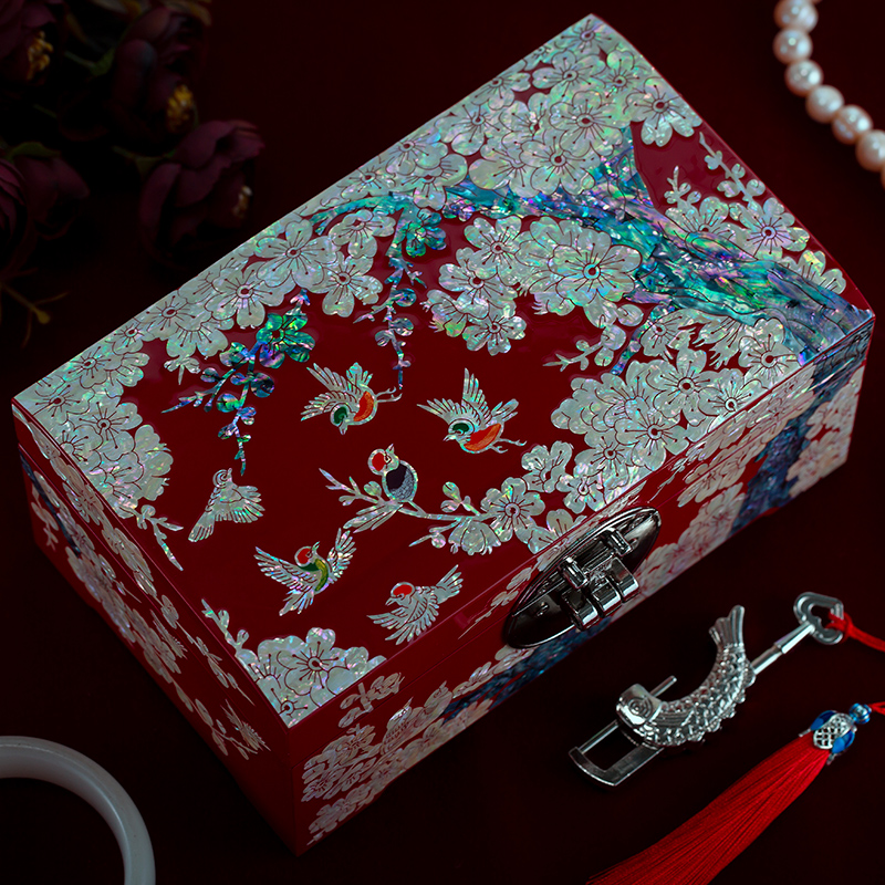 正品亚美龙螺钿漆器首饰盒公主结婚中国风彩礼盒木质高档带锁珠宝