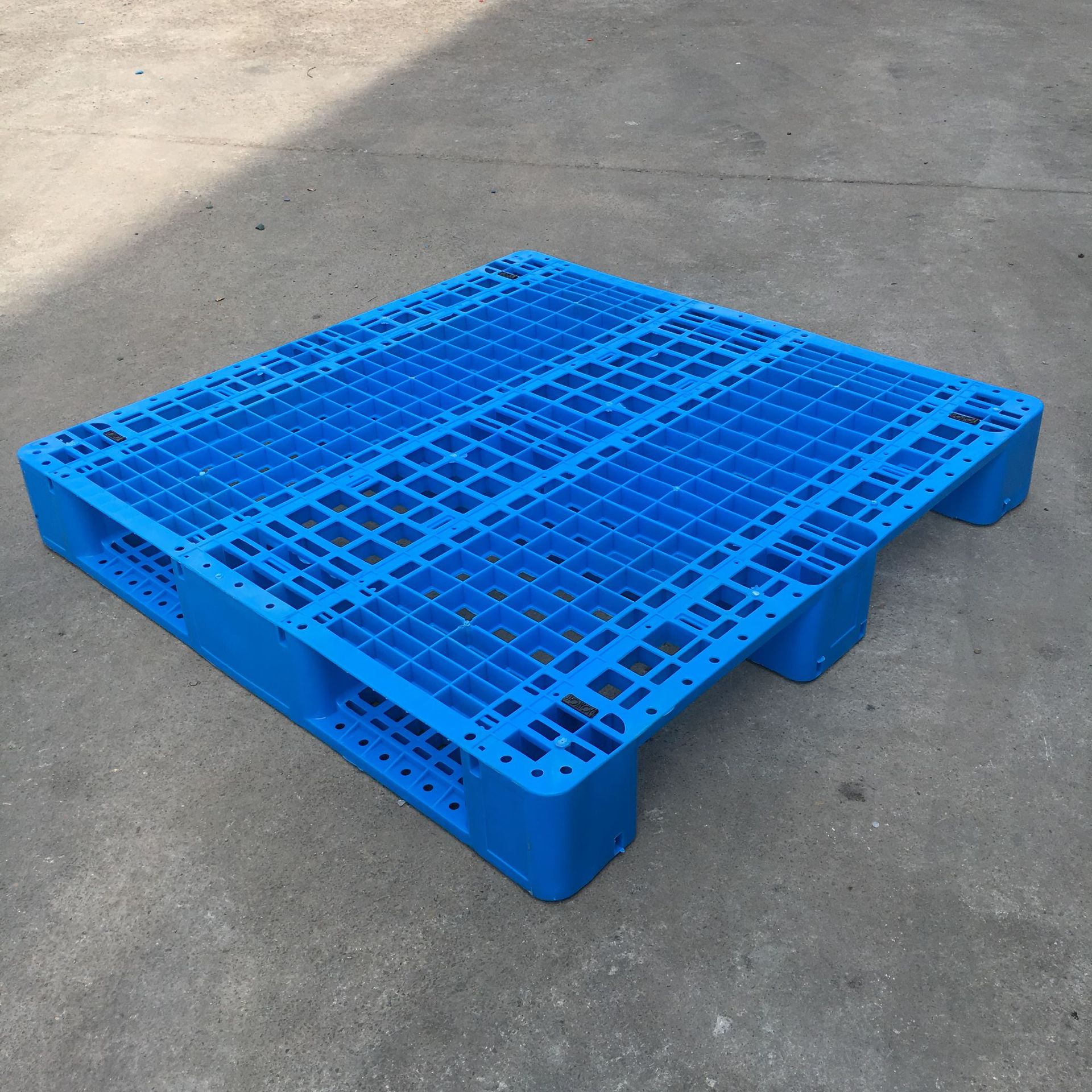 定制塑胶卡板网格川字1111塑料托盘垫板上海塑料卡板防潮板厂家