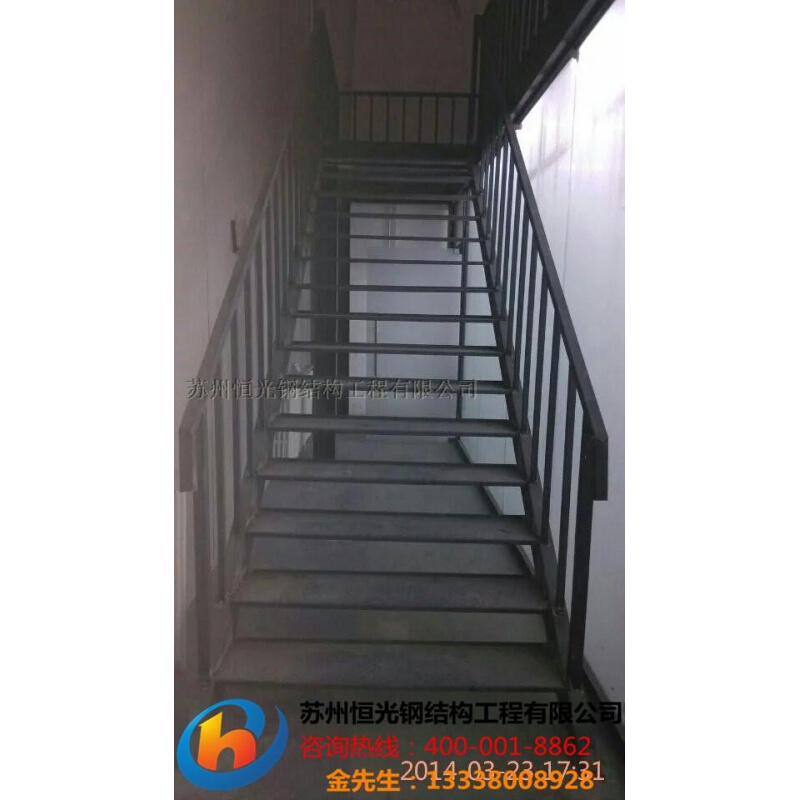 苏州钢结构转角楼梯楼梯板钢结构厂房