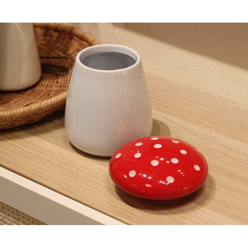 可爱蘑菇陶瓷密封收纳罐 红伞伞森林蘑菇家居摆件 厨房密封罐包邮