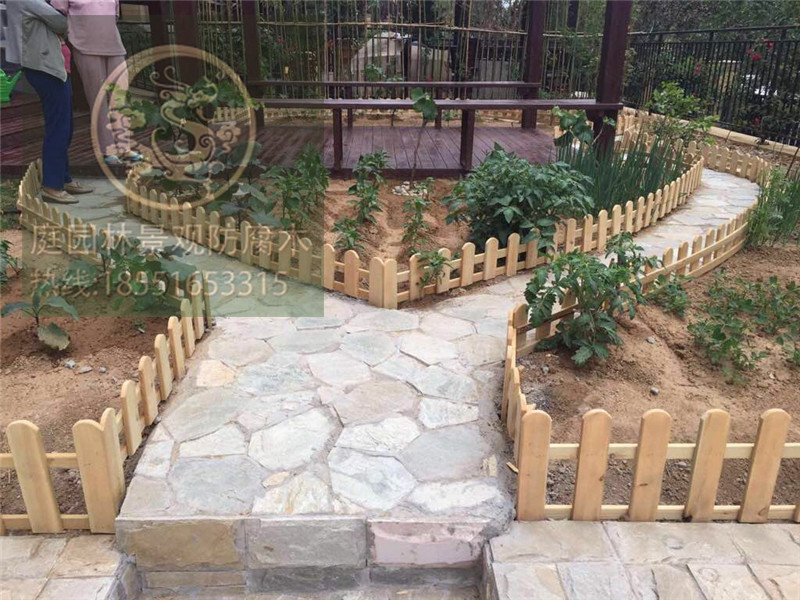南京防腐木护栏栅栏篱笆护手围栏网格木篱笆护栏碳化木庭院葡萄架